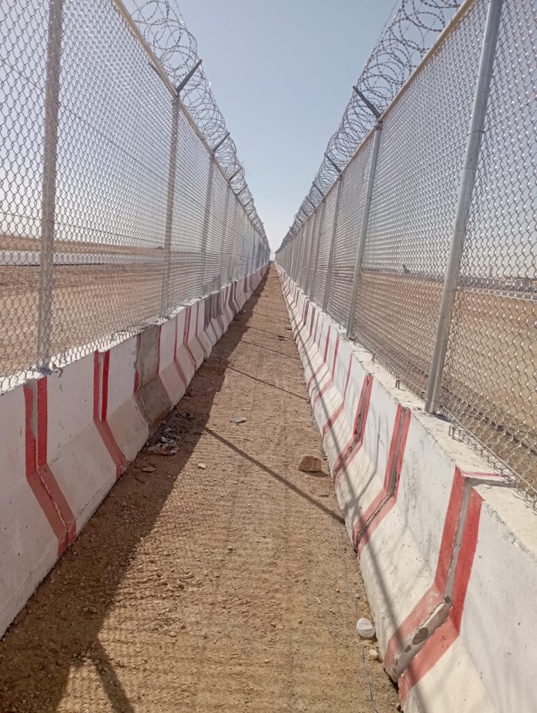 تسوير الأراضي الزراعية بالشبك