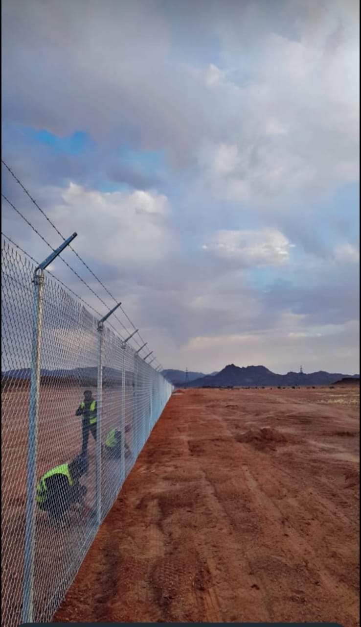 الفرق بين أنواع شبك الملاعب